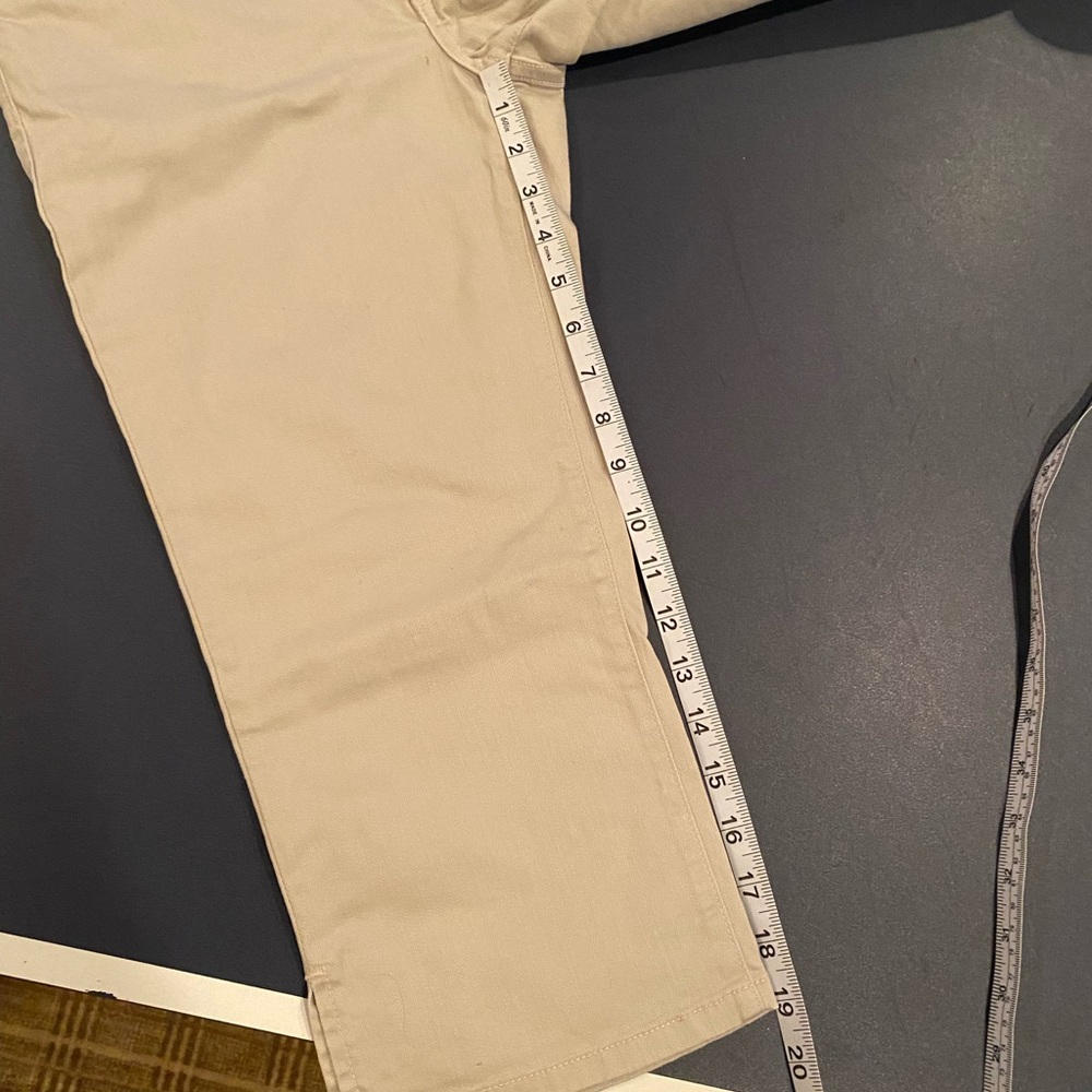 NYDJ khaki Jean Capri. 8P - Picture 11 of 11